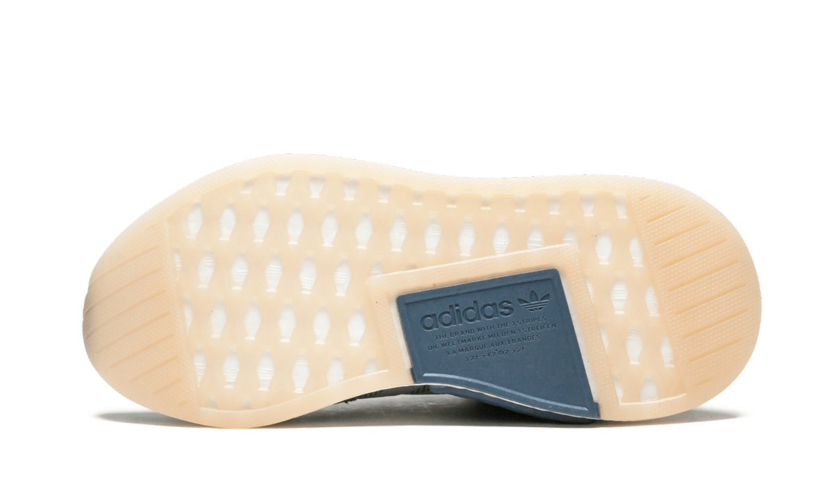 NMD_R2 WMNS