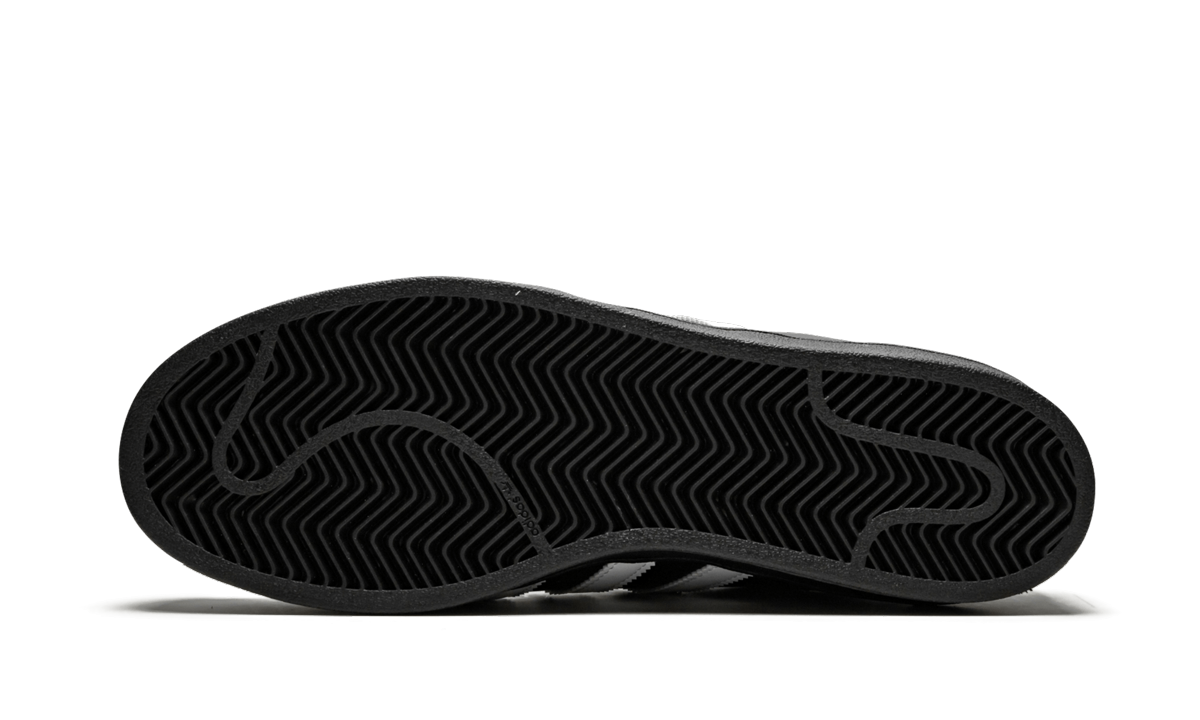 Superstar Foundation "Black/White"