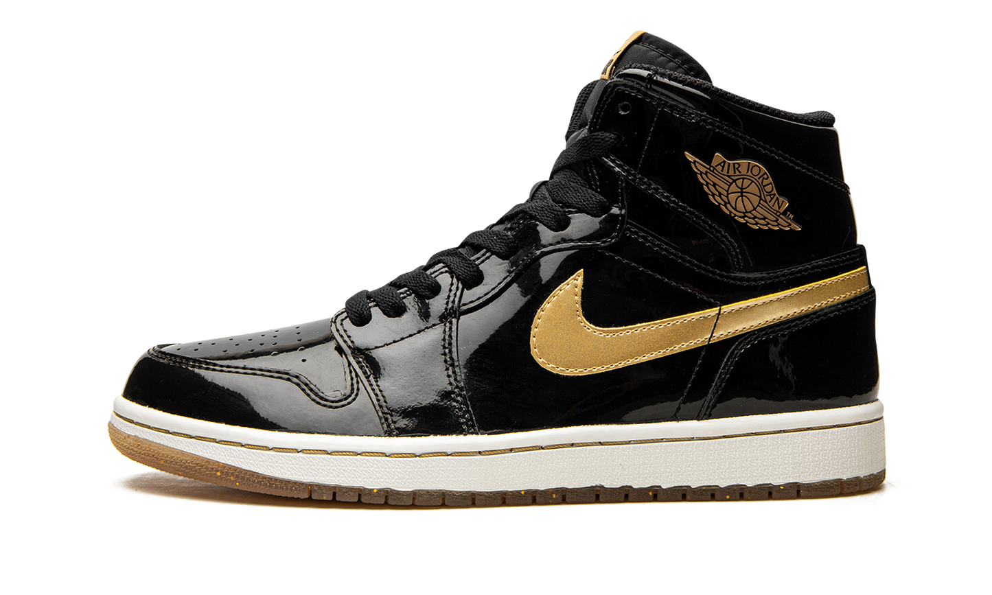 Air Jordan 1 Retro High OG "Black/Metallic Gold"
