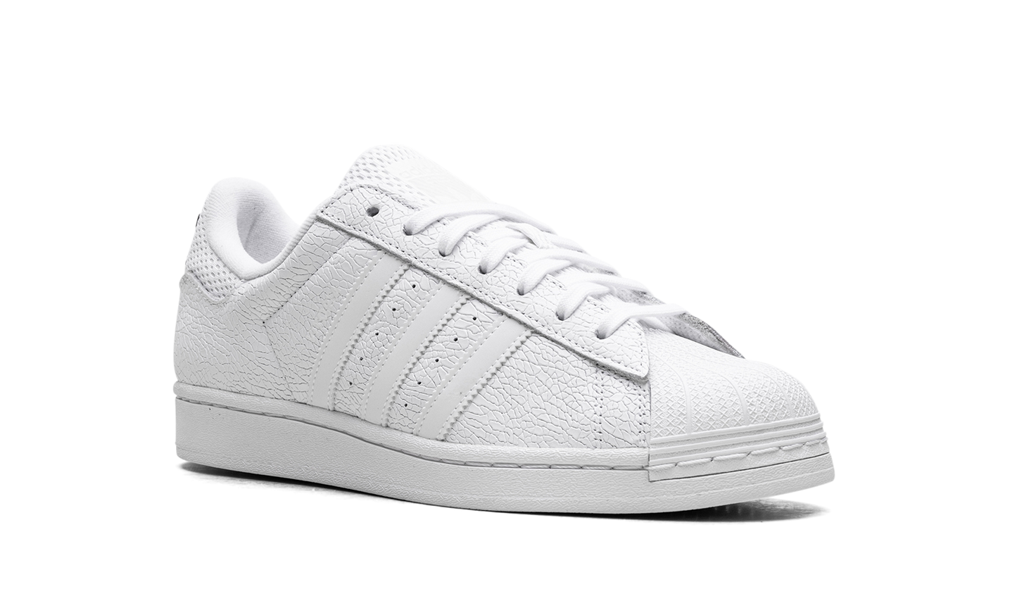 Superstar ADV Vitoria "Cloud White Core Black"