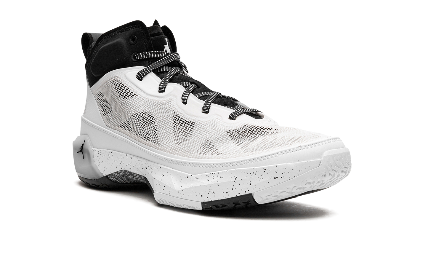 Air Jordan 37 "Oreo" DD6958 108