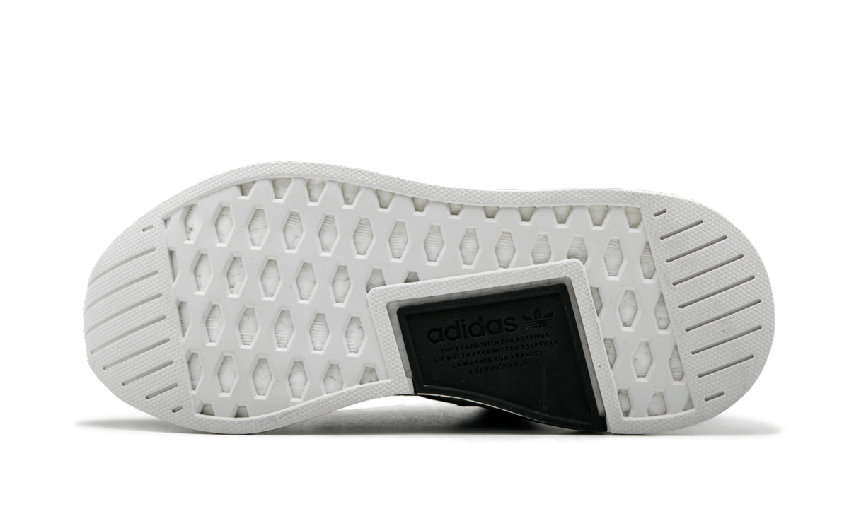 NMD_R2 WMNS