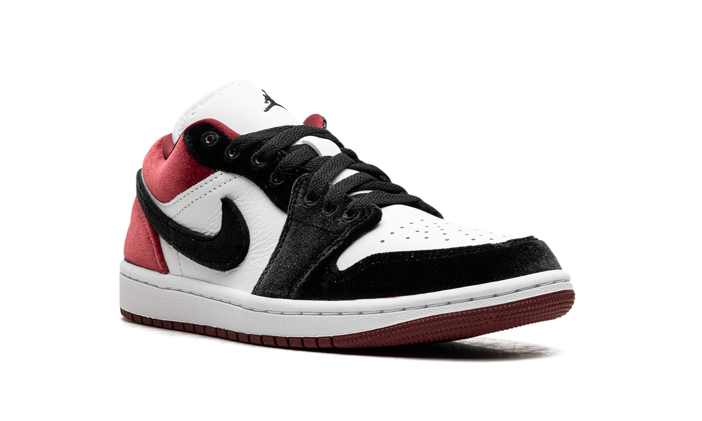 Jordan 1 Low SE WMNS "Velvet Black Toe" FZ3242 001