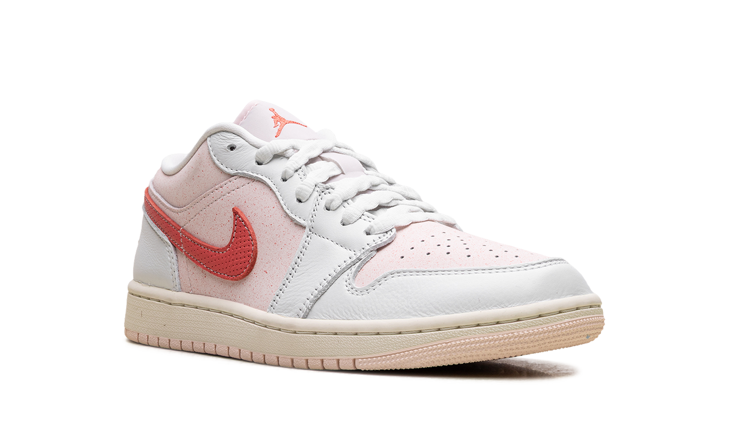 Air Jordan 1 Low WMNS "Strawberry MIlkshake" IB8156 133