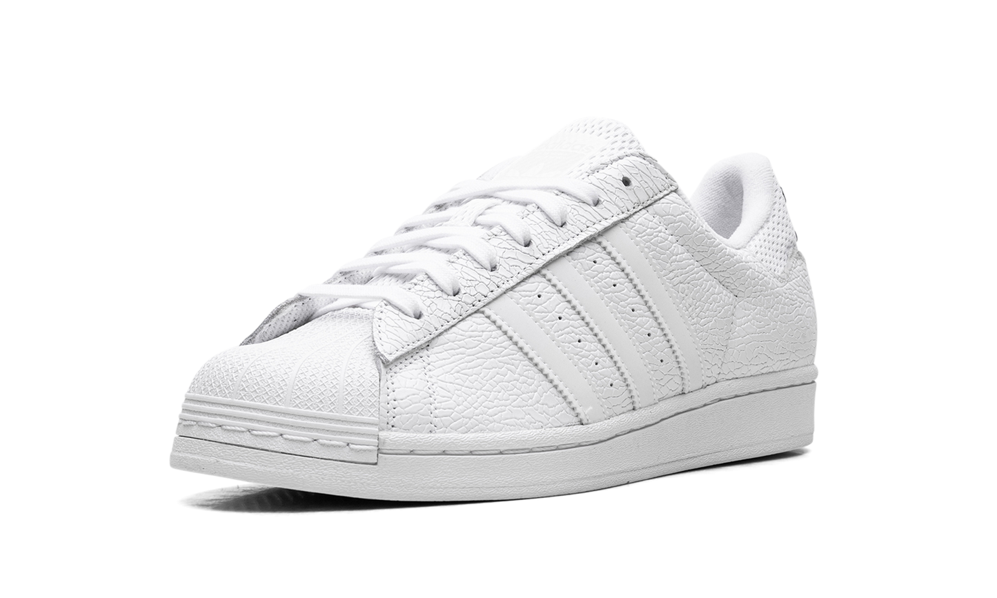 Superstar ADV Vitoria "Cloud White Core Black"