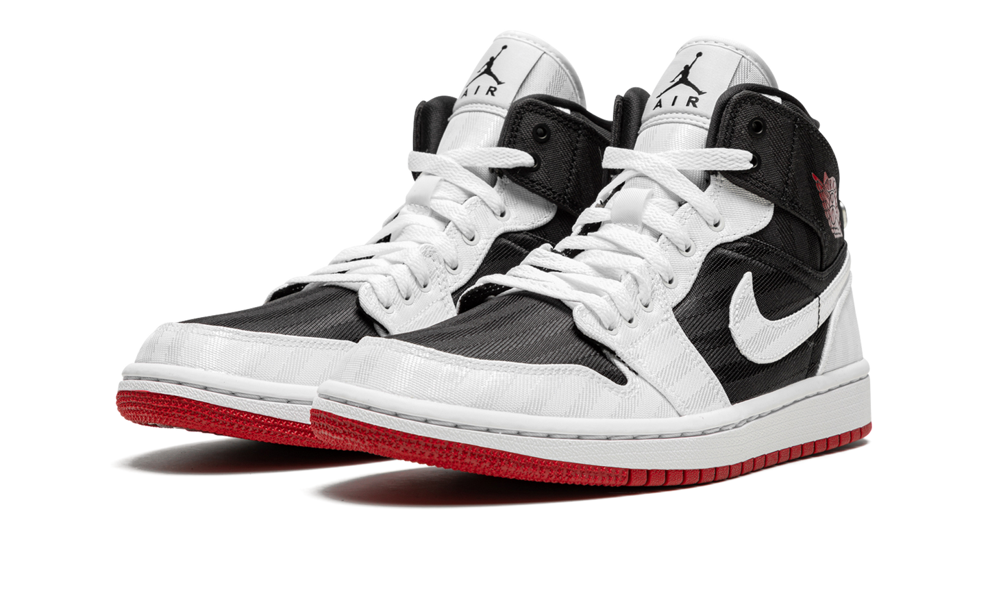 AIR JORDAN 1 MID SE UTL WMNS "White / Black / Gym Red" DD9338 016
