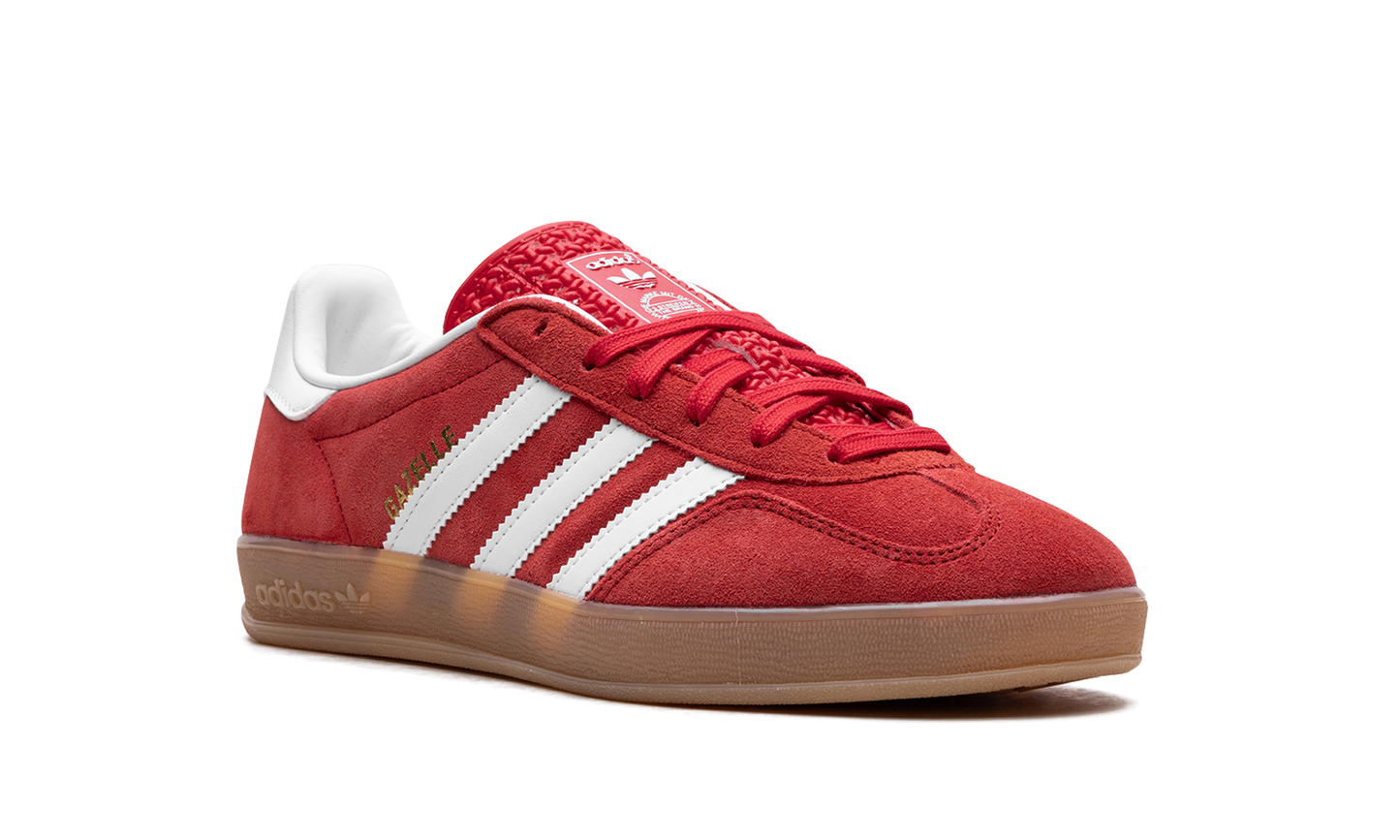 Gazelle Indoor "Better Scarlet"