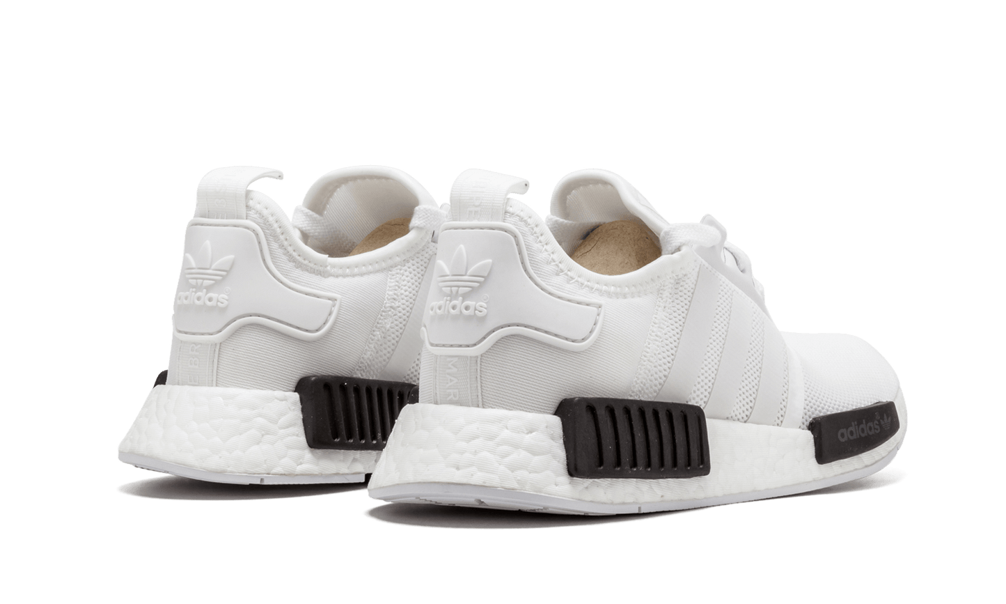 NMD_R1 "Panda"
