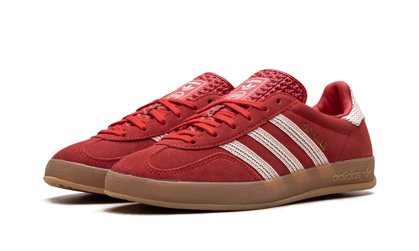 Gazelle Indoor "Scarlet Crochet"
