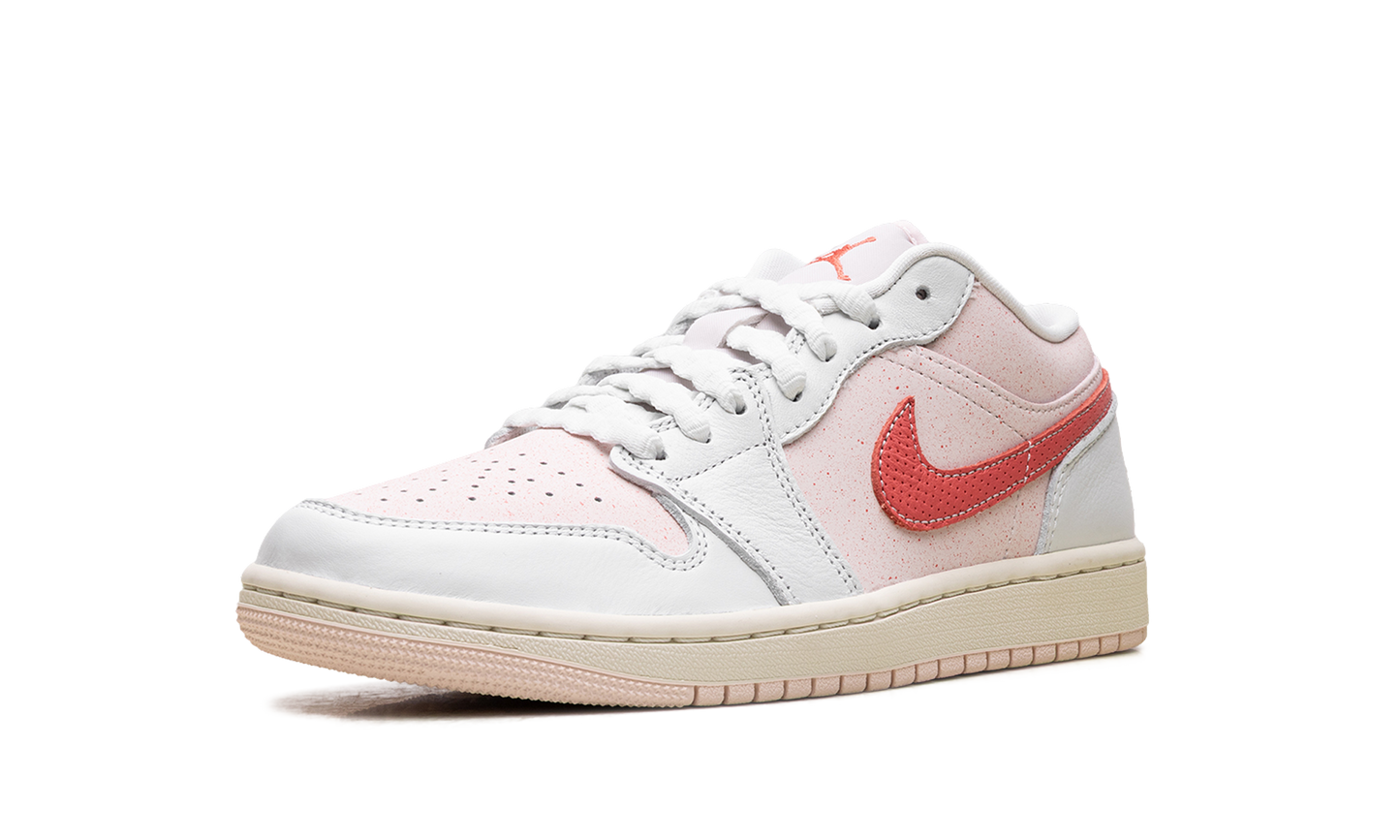Air Jordan 1 Low WMNS "Strawberry MIlkshake" IB8156 133