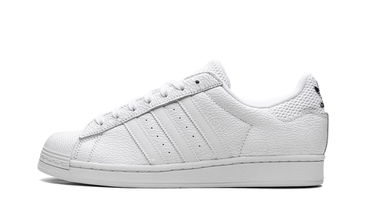 Superstar ADV Vitoria "Cloud White Core Black"
