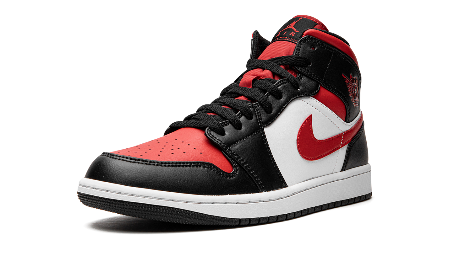 Air Jordan 1 Mid "Bred Toe" 554724 079
