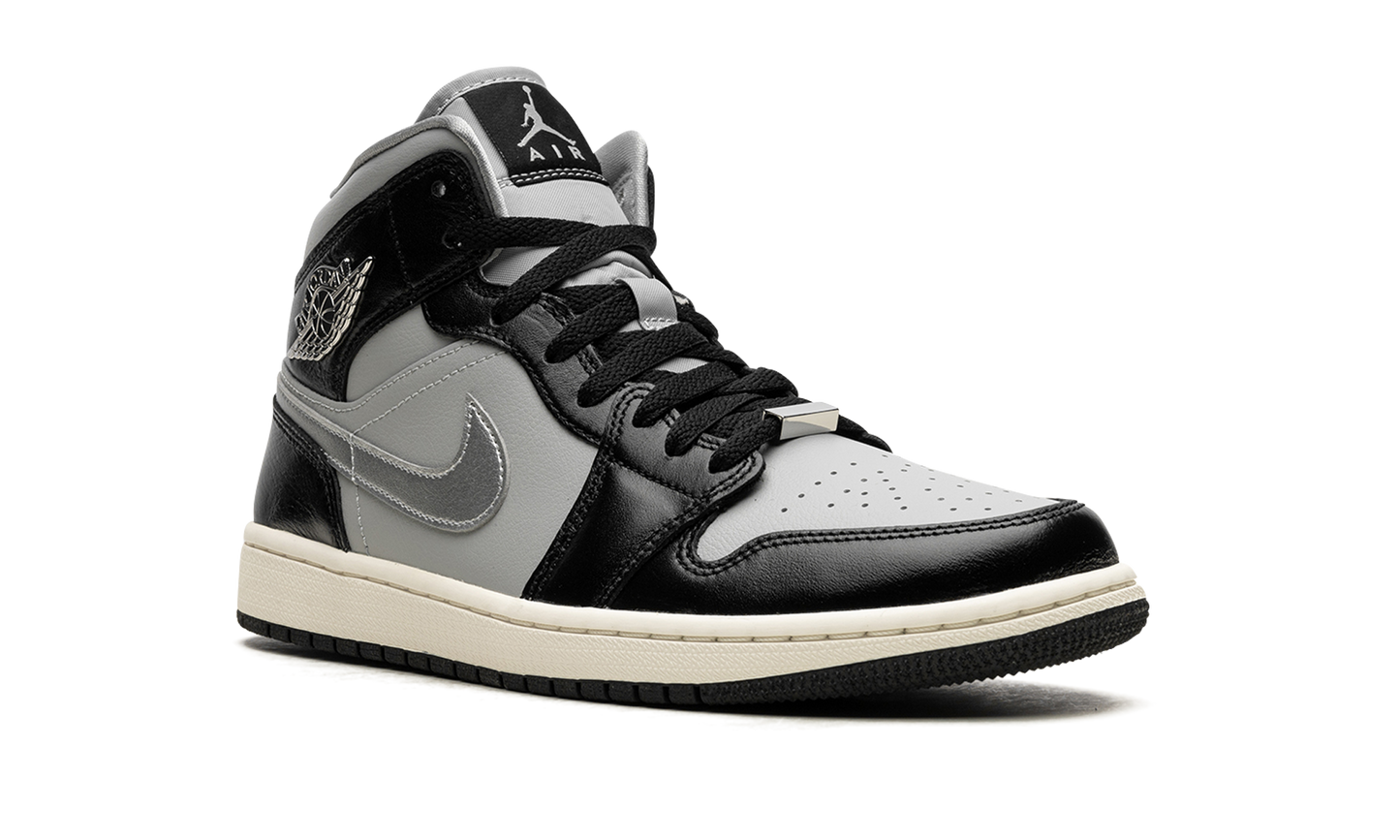 AIR JORDAN 1 MID SE WMNS "Black Chrome" FB9892 002