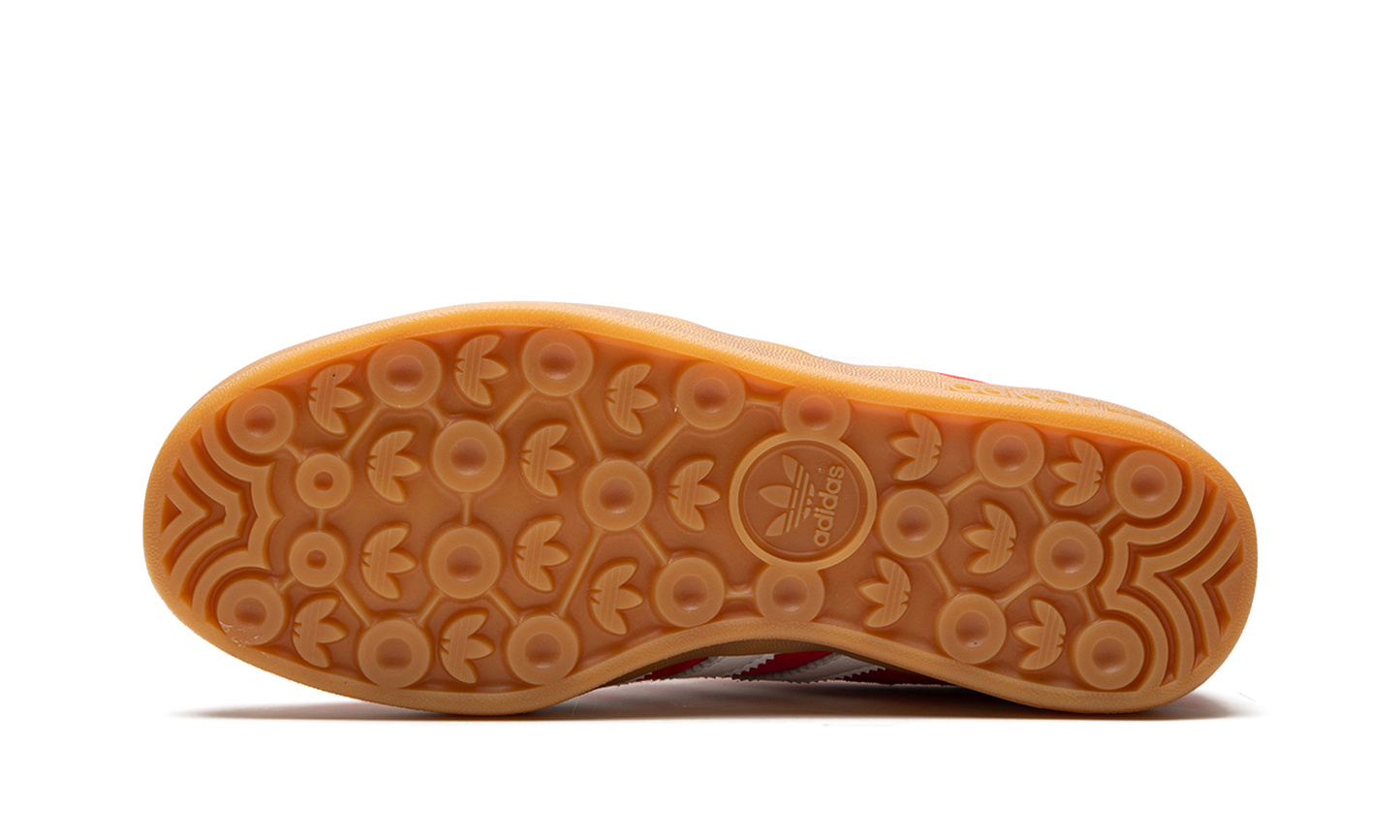 Gazelle Indoor "Scarlet Cloud White"