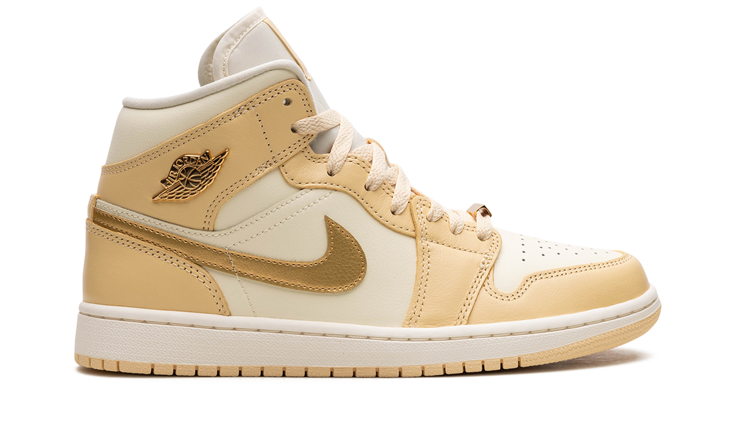 AIR JORDAN 1 MID WMNS "Pale Vanilla" FB9892 200