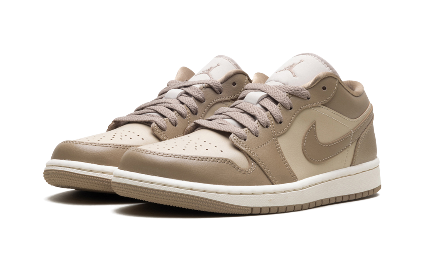 Jordan 1 Low WMNS "Rattan Sail Desert Camo" DC0774 203