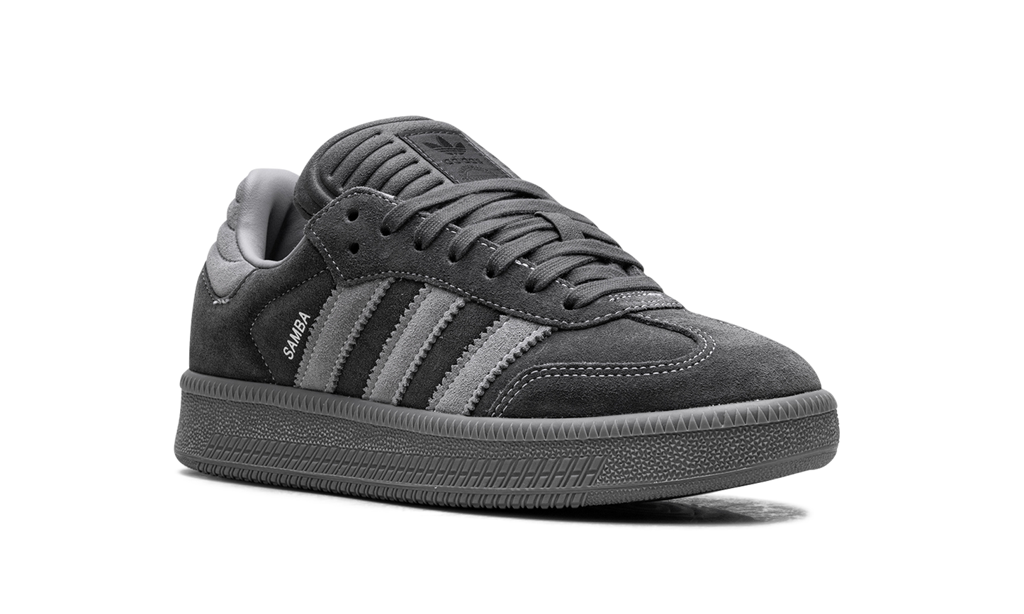 Samba XLG "Carbon Grey"