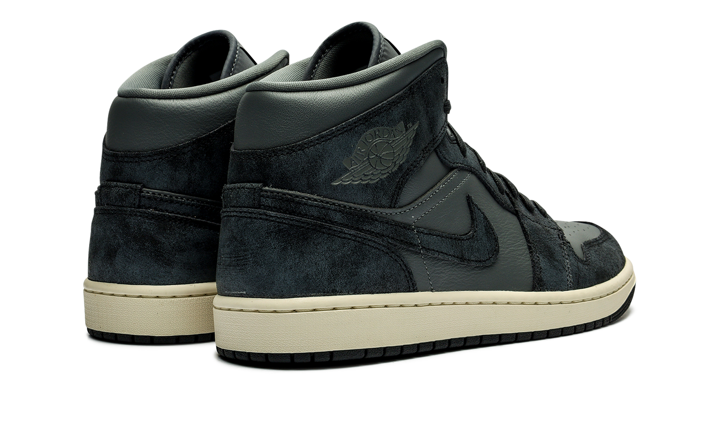 AIR JORDAN 1 MID WMNS "DISTRESSED SMOKE GREY" FJ3448 001