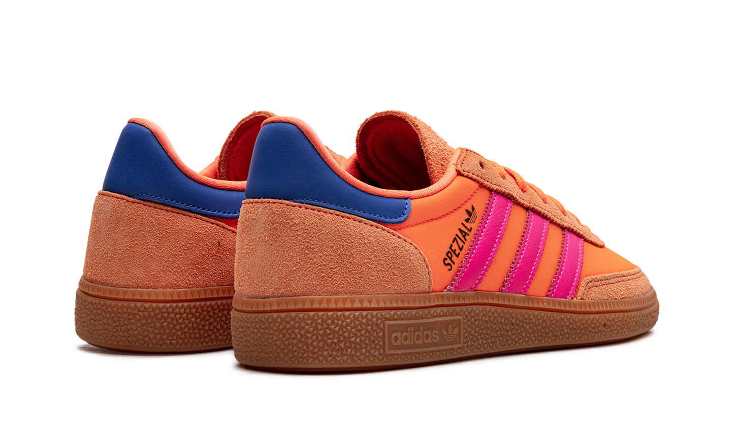 Handball Spezial WMNS "Solar Orange Lucid Pink"