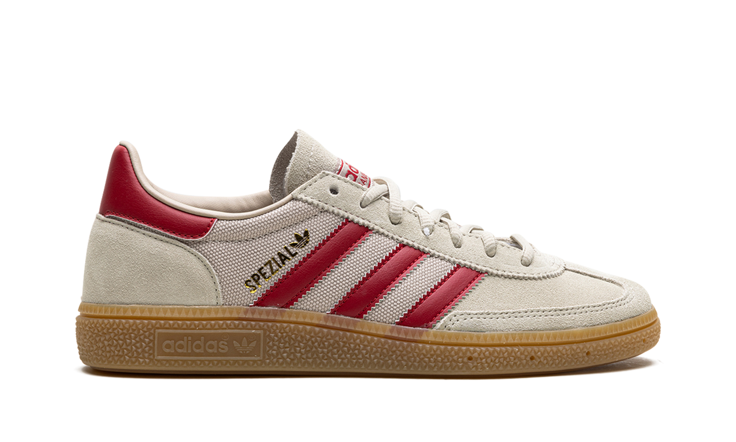 Handball Spezial "Putty Grey Team Victory Red Wonder Beige"