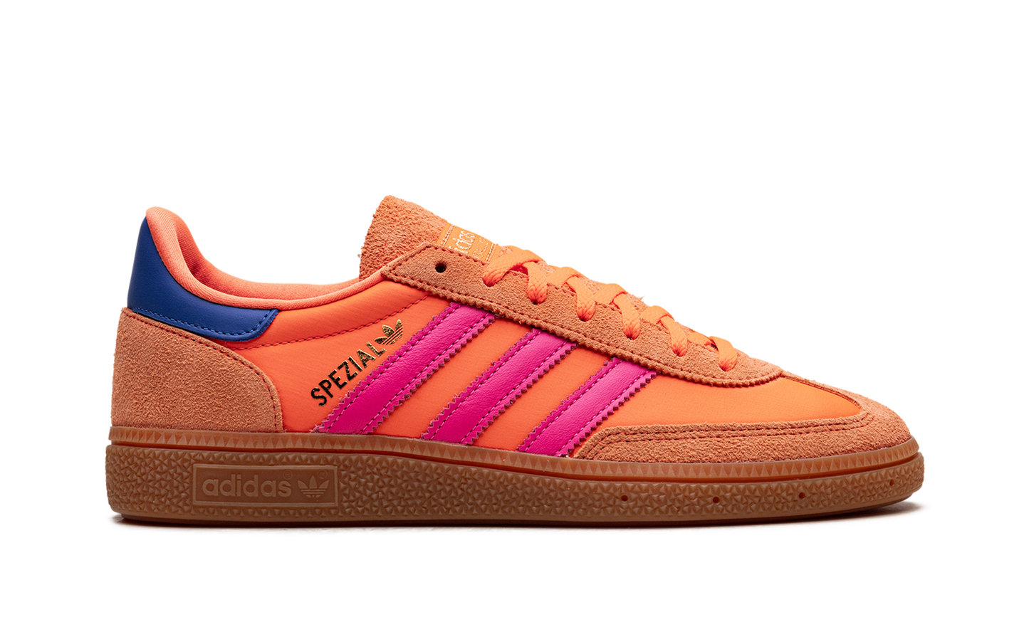 Handball Spezial WMNS "Solar Orange Lucid Pink"