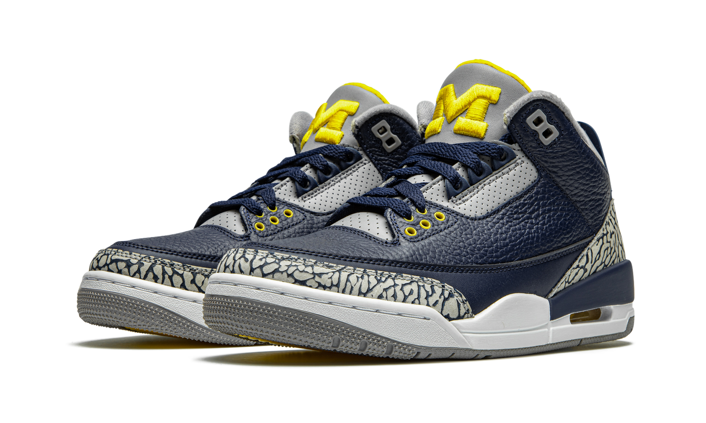Air Jordan 3 Retro PE "Michigan" AJ3 820064