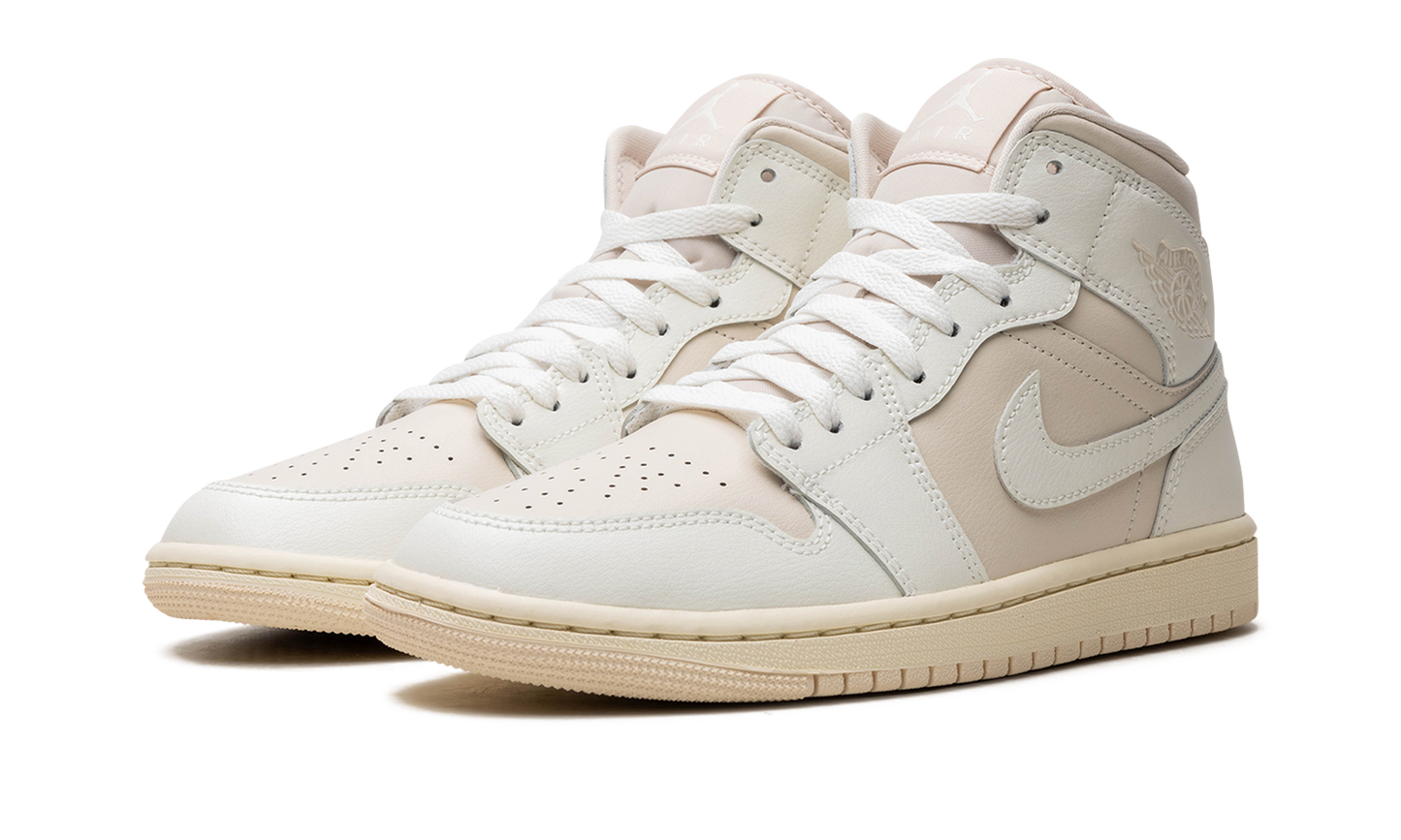 Air Jordan 1 WMNS "White / Light Tan" BQ6472 201