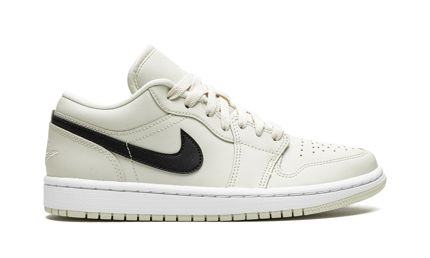 AIR JORDAN 1 LO WMNS "Coconut Milk" DC0774 121