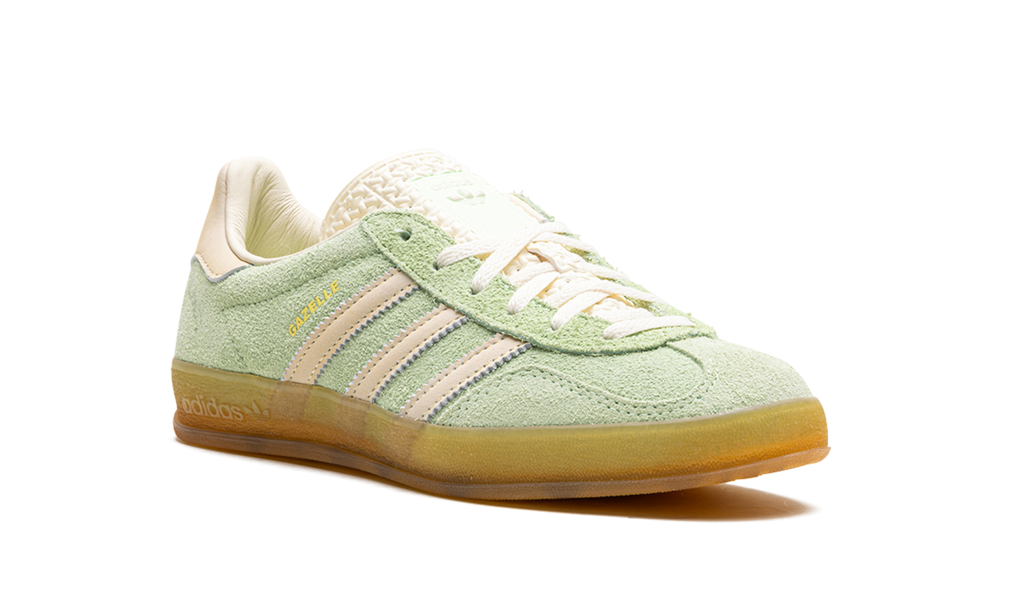 GAZELLE INDOOR WMNS "Semi Green Spark"