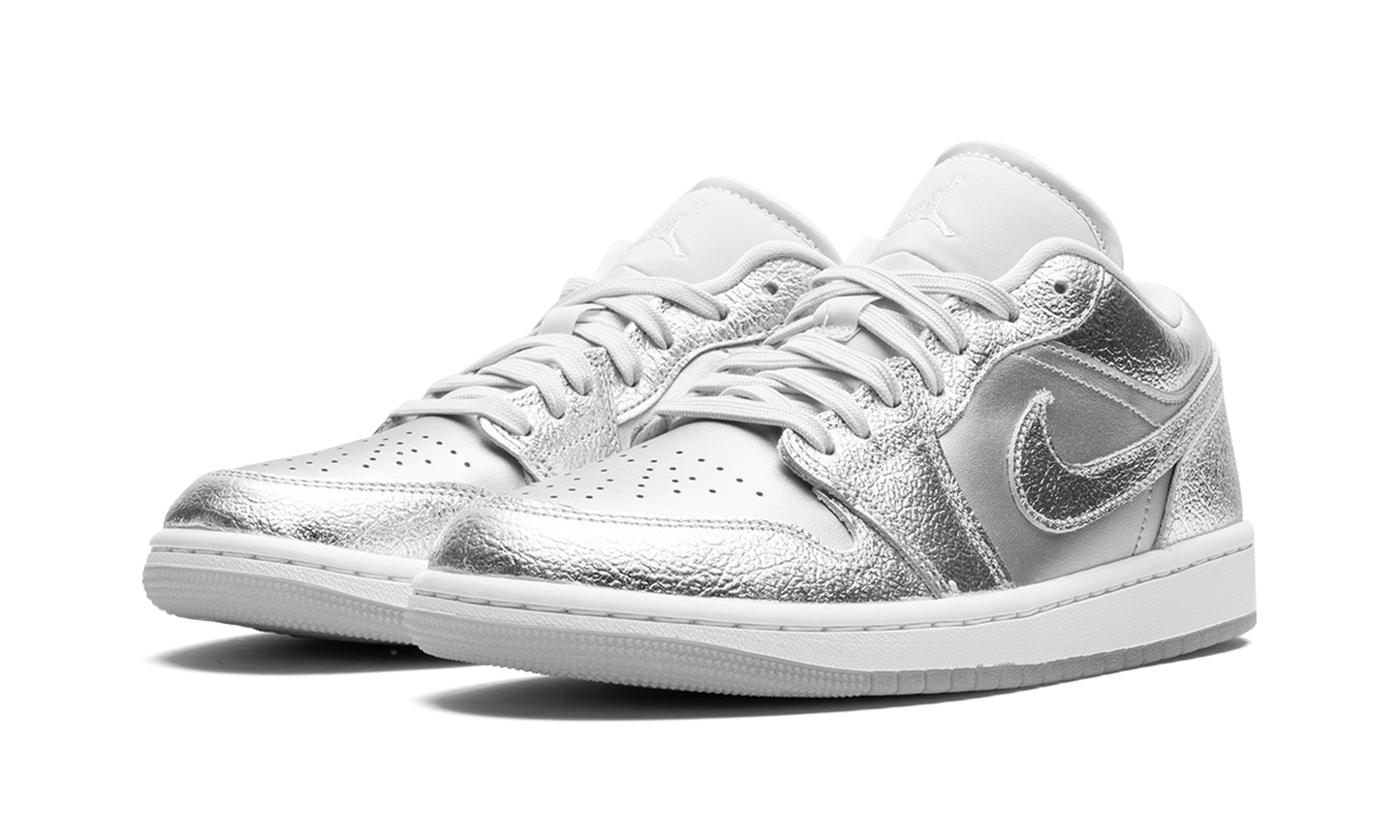 Air Jordan 1 Low SE WMNS "Metallic Silver" FN5030 001