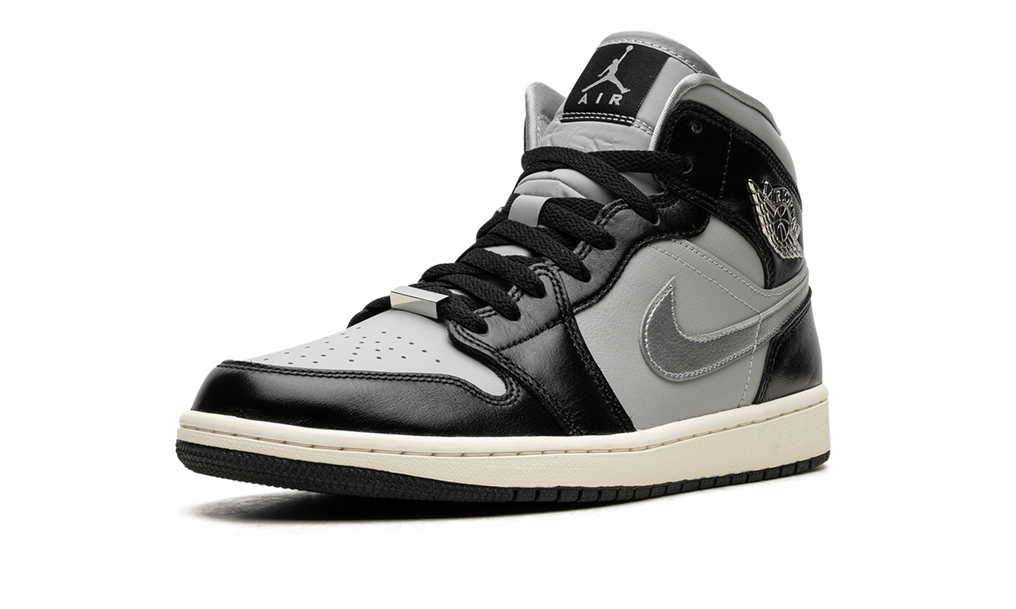 AIR JORDAN 1 MID SE WMNS "Black Chrome" FB9892 002