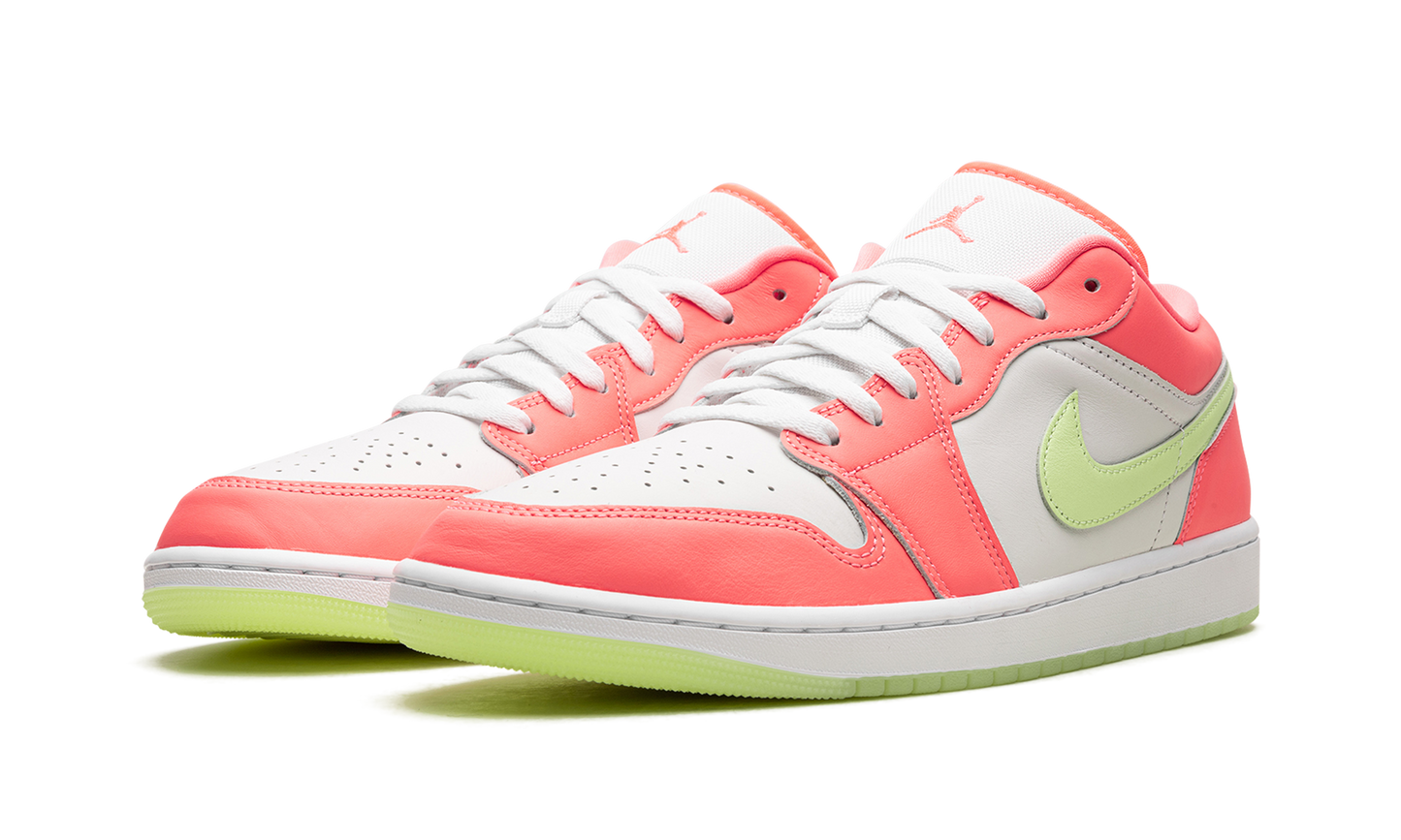 Jordan 1 Low SE "Lava Glow" FN6772 671