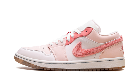 Jordan 1 Low SE WMNS "Mighty Swooshers Pink" DM5443 666