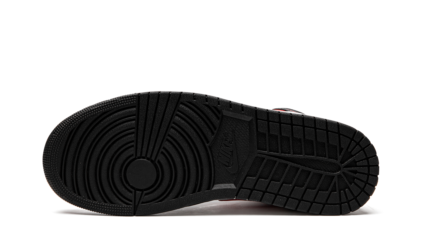 Air Jordan 1 Mid "Bred Toe" 554724 079