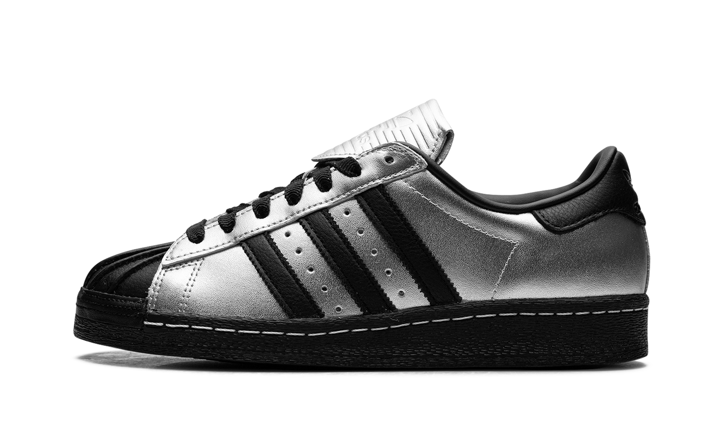 Superstar 82 WMNS "Metallic Silver Black"
