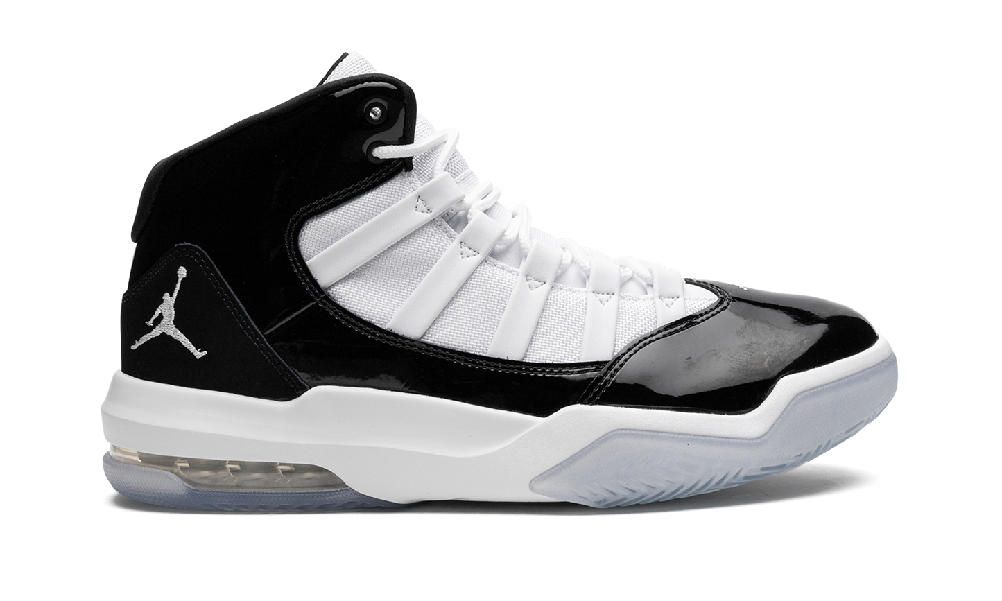 JORDAN MAX AURA AQ9084 011