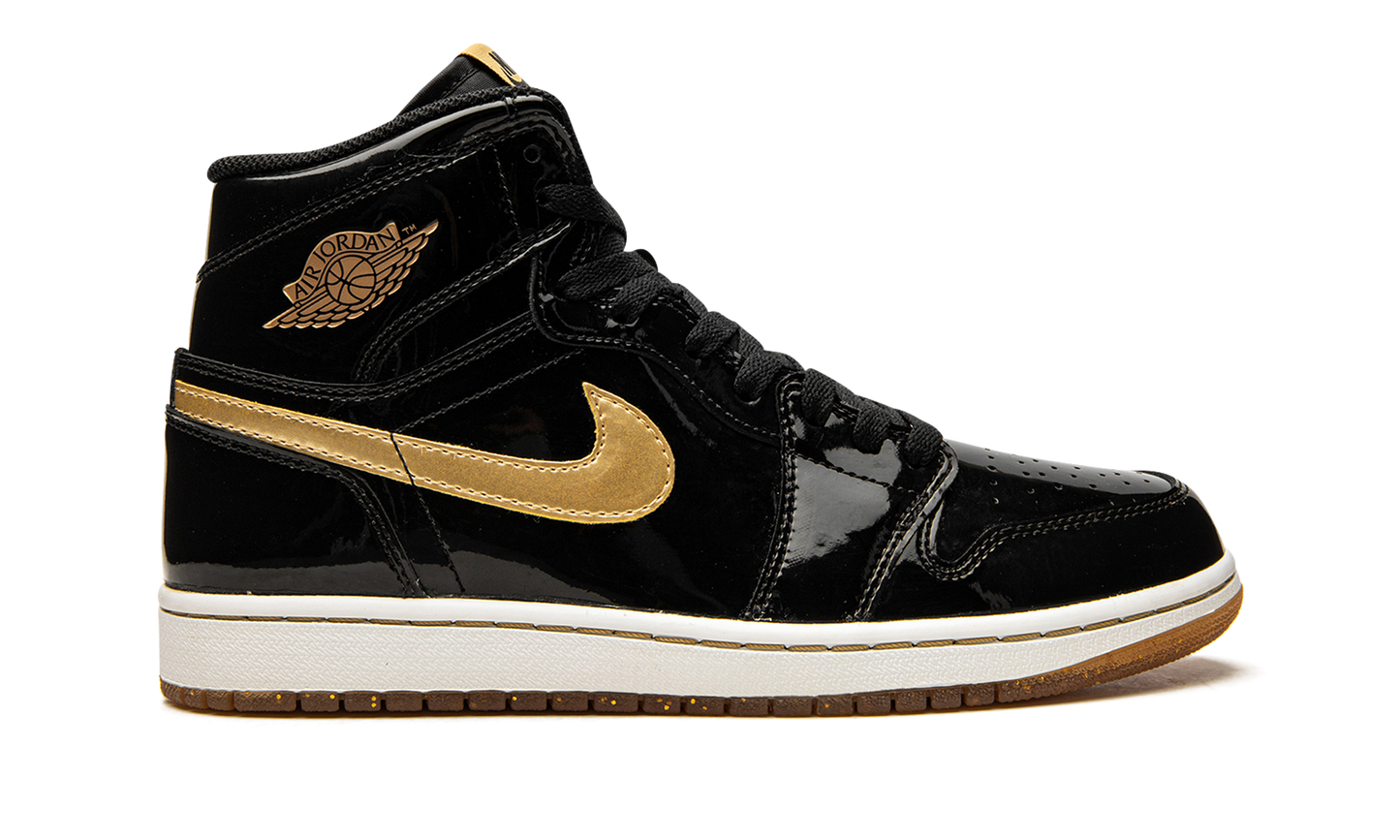 Air Jordan 1 Retro High OG "Black/Metallic Gold"
