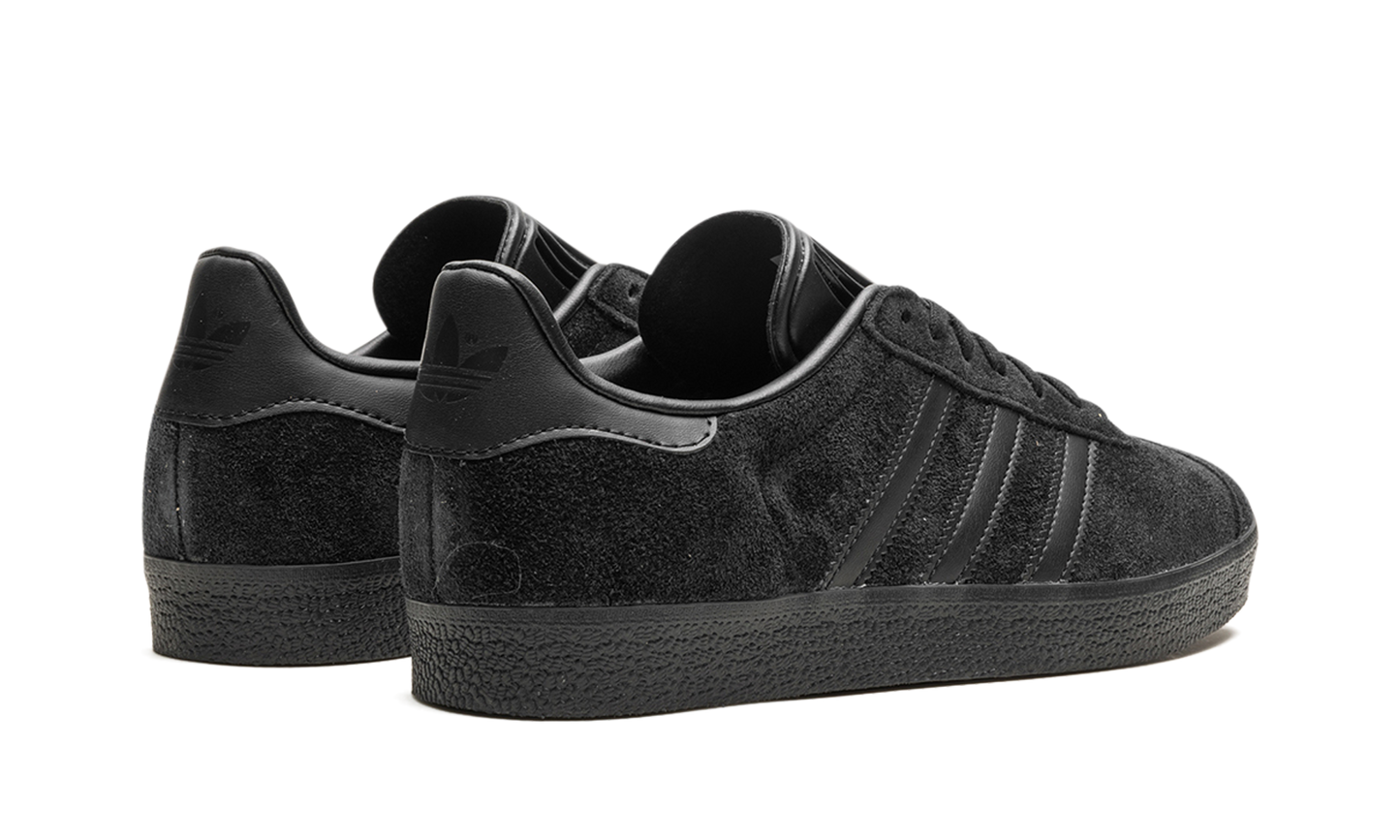 Gazelle "Triple Black"