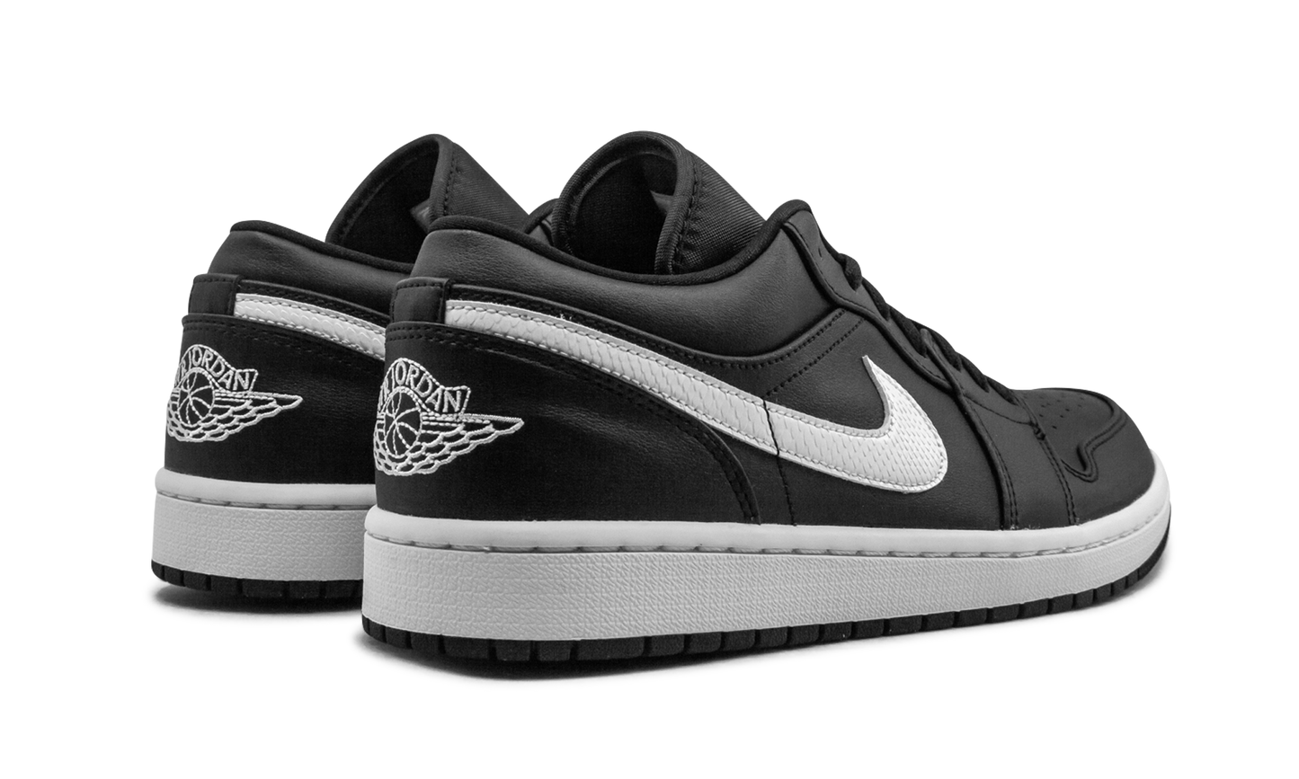 Air Jordan 1 Low WMNS "Black/White" AO9944 001