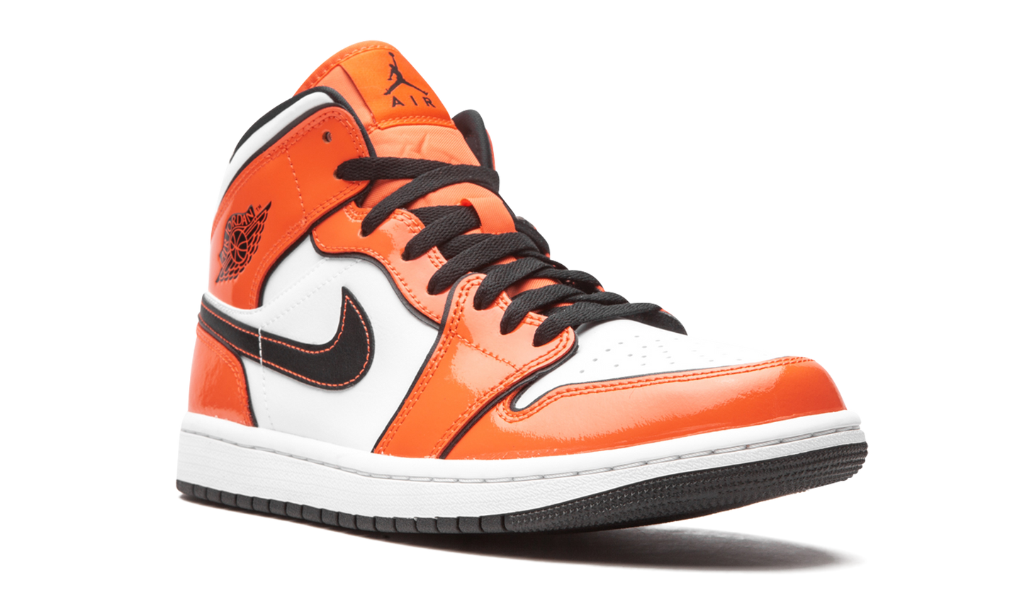 Air Jordan 1 Mid SE "Turf Orange" DD6834 802