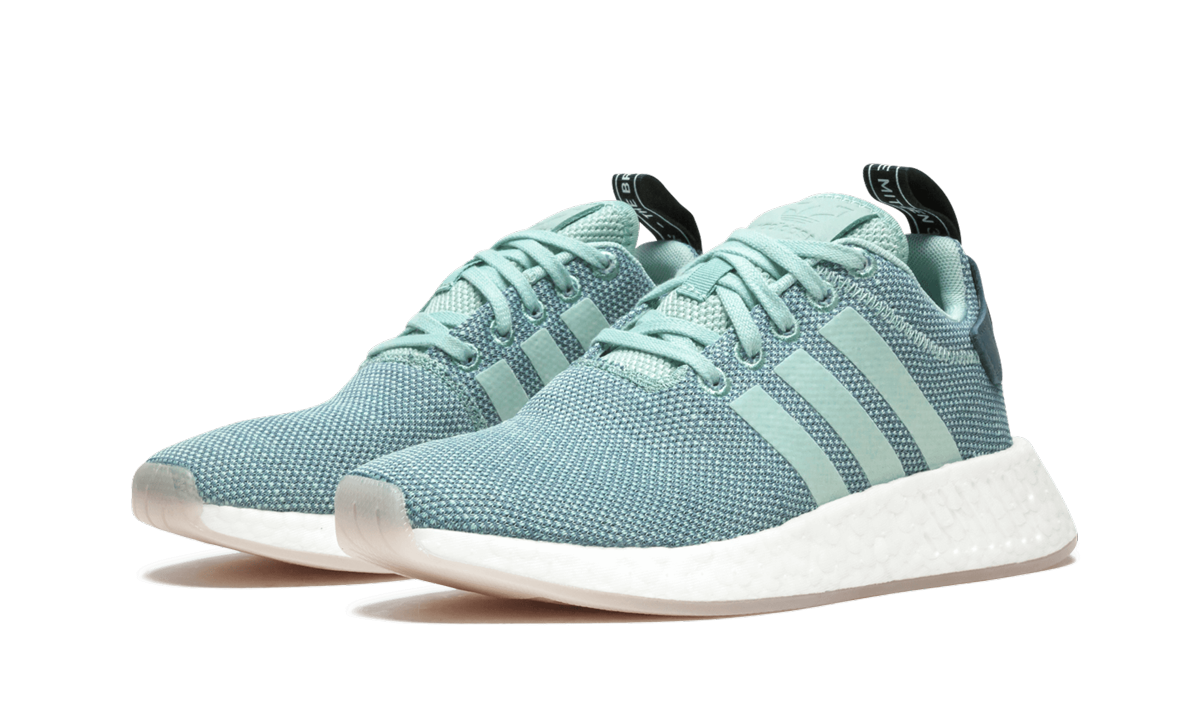 NMD_R2 WMNS
