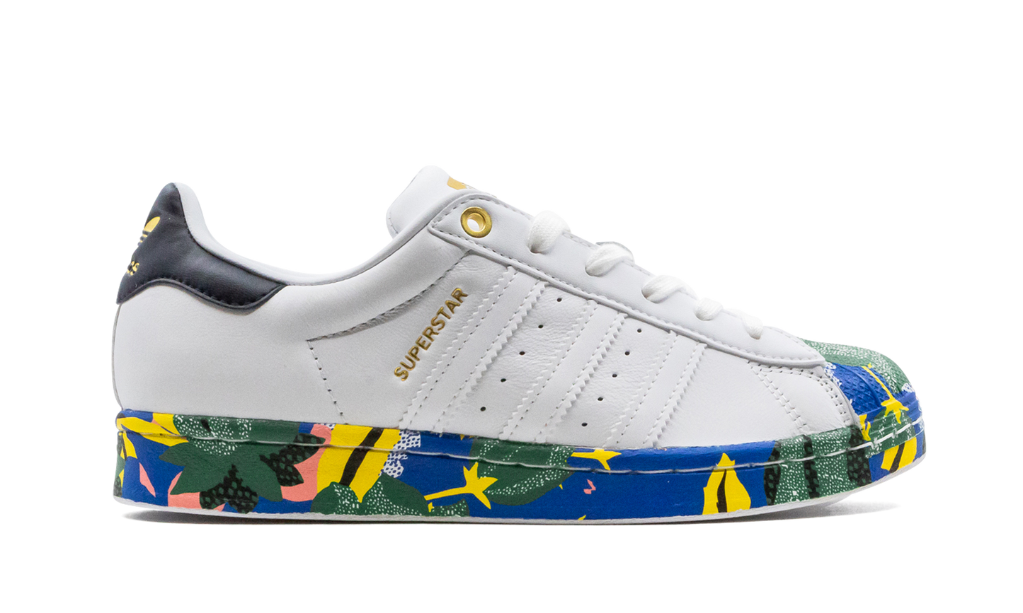 Superstar "Her Studio London"