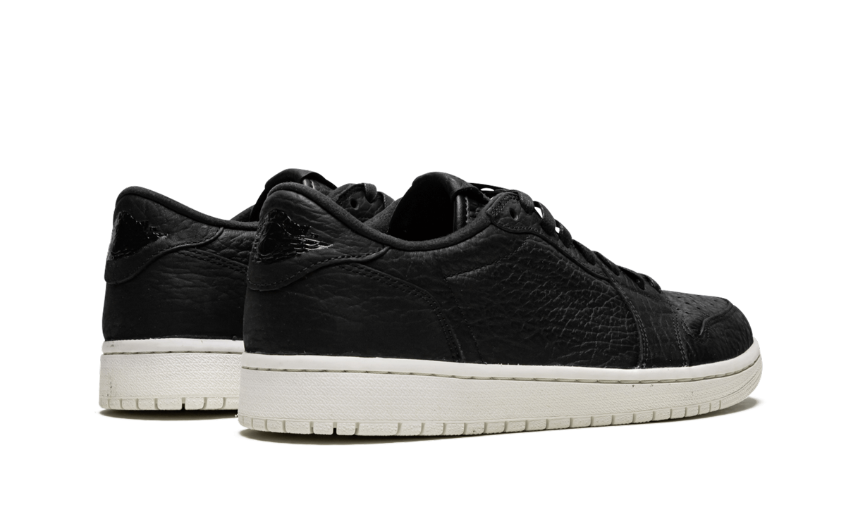 Air Jordan 1 Low Swooshless "Black" 848775 005