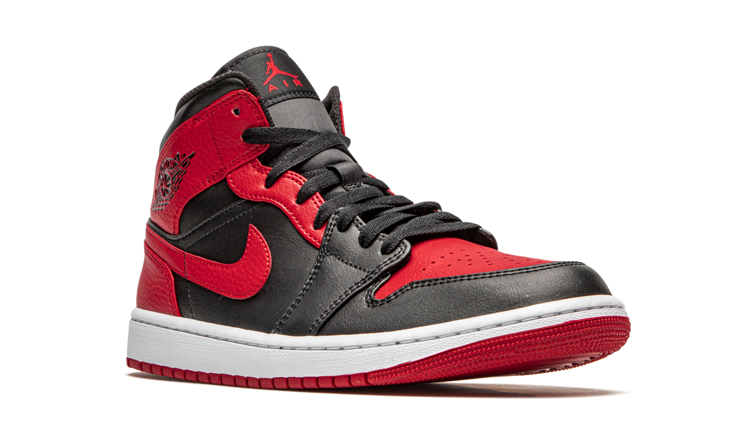 Air Jordan 1 Mid "Banned 2020" 554724 074