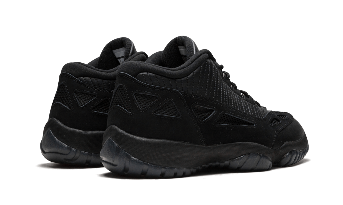 Air Jordan 11 Retro Low "Referee"