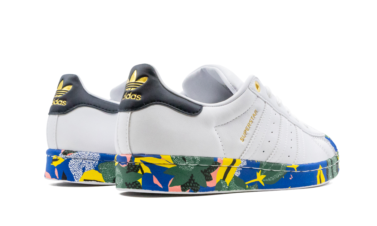 Superstar "Her Studio London"