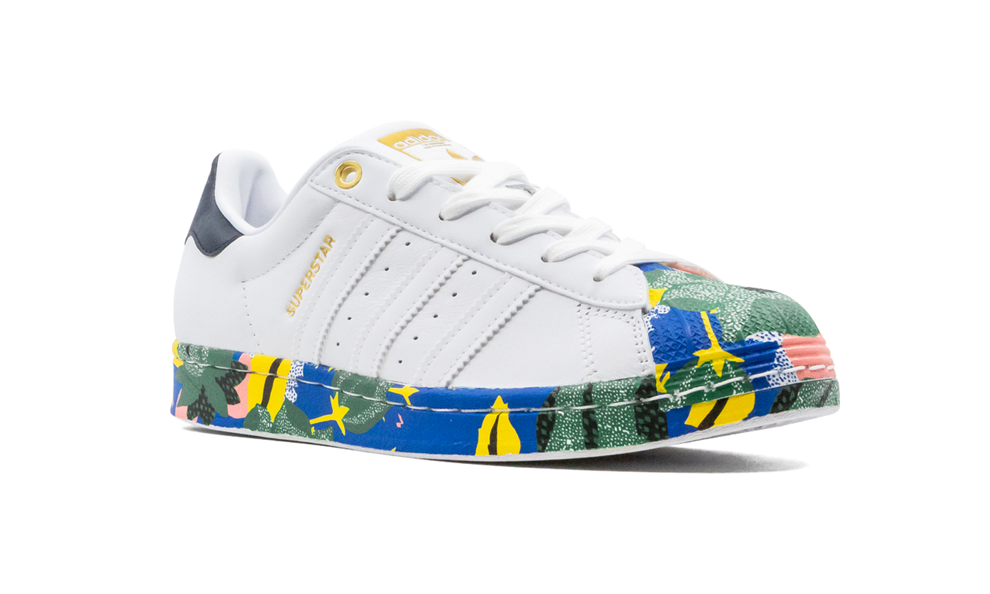 Superstar "Her Studio London"