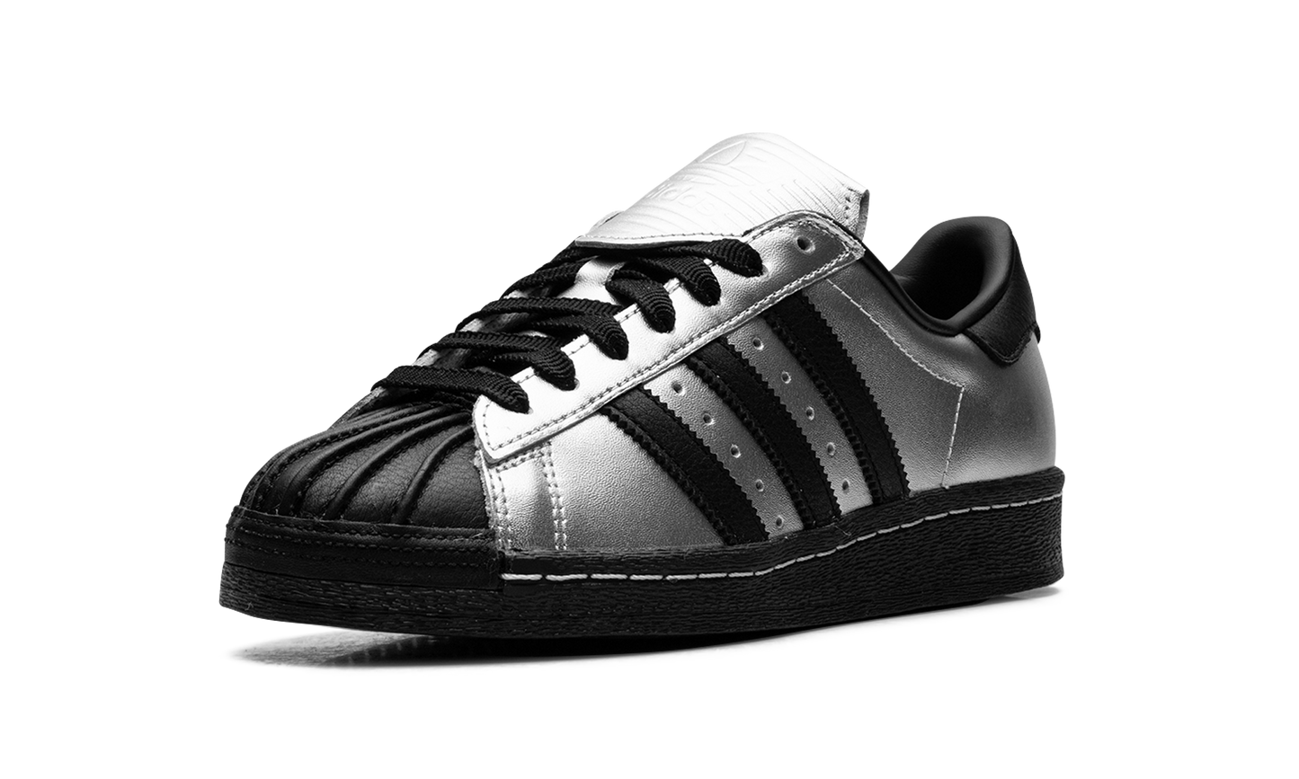 Superstar 82 WMNS "Metallic Silver Black"