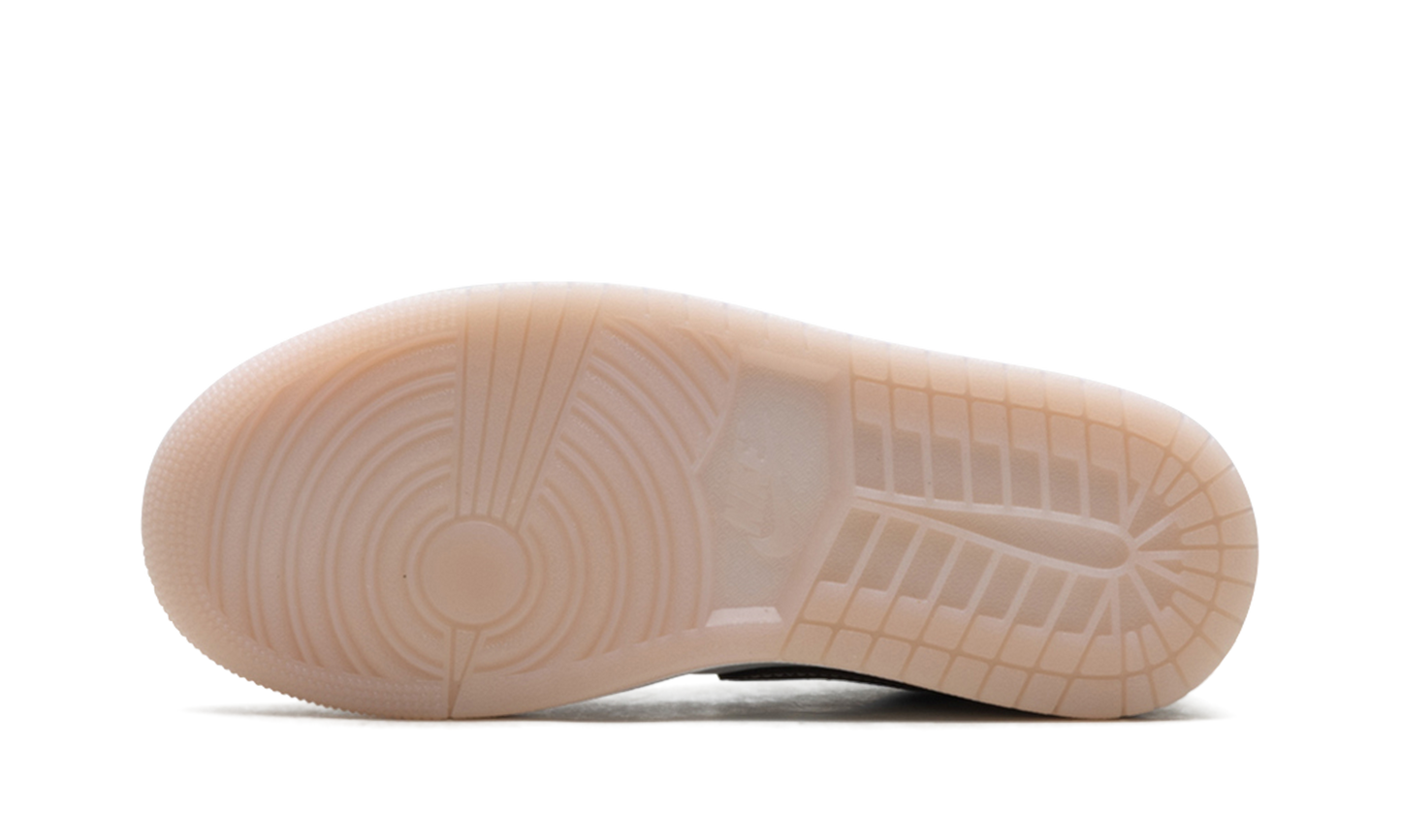 Jordan 1 Low WMNS "Coral" IB8859 101