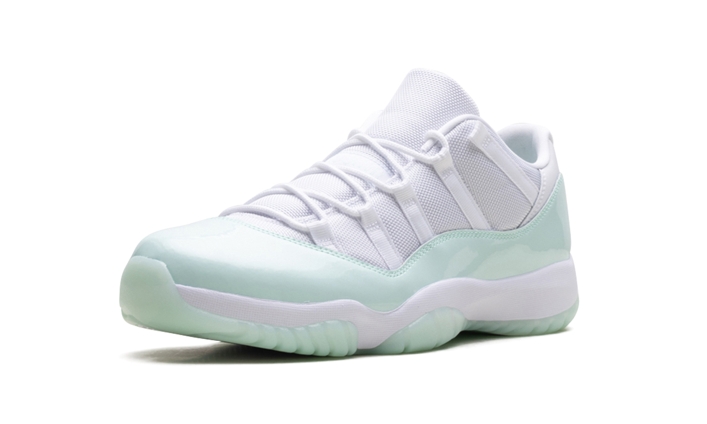 Air Jordan 11 Low WMNS "Igloo" AH7860 103
